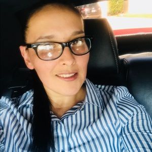 Meet your Posher, Marisa